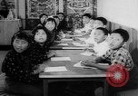Immagine di I bambini tibetani Baden-Wurttemberg Germania, 1963, secondo 35 filmato di repertorio 65675073168
