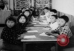 Immagine di I bambini tibetani Baden-Wurttemberg Germania, 1963, secondo 37 filmato di repertorio 65675073168