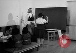 Immagine di I bambini tibetani Baden-Wurttemberg Germania, 1963, secondo 48 filmato di repertorio 65675073168