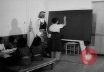 Immagine di I bambini tibetani Baden-Wurttemberg Germania, 1963, secondo 49 filmato di repertorio 65675073168