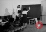 Immagine di I bambini tibetani Baden-Wurttemberg Germania, 1963, secondo 50 filmato di repertorio 65675073168