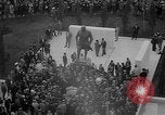 Immagine di Inaugurazione della statua La Grecia, 1963, secondo 15 filmato di repertorio 65675073169