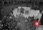 Immagine di Inaugurazione della statua La Grecia, 1963, secondo 16 filmato di repertorio 65675073169