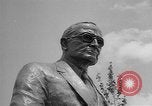 Immagine di Inaugurazione della statua La Grecia, 1963, secondo 20 filmato di repertorio 65675073169