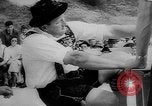 Immagine di Dito wrestling Baviera Germania, 1963, secondo 11 filmato di repertorio 65675073171