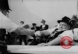 Immagine di Dito wrestling Baviera Germania, 1963, secondo 19 filmato di repertorio 65675073171