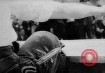 Immagine di Dito wrestling Baviera Germania, 1963, secondo 47 filmato di repertorio 65675073171