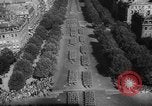 Image Défilé de libération Paris France, 1945, de la seconde 7 séquences d'archives historiques vidéo 65675073175