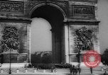 Image Défilé de libération Paris France, 1945, de la seconde 15 séquences d'archives historiques vidéo 65675073175