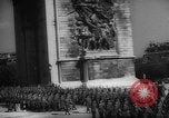Image Défilé de libération Paris France, 1945, de la seconde 27 séquences d'archives historiques vidéo 65675073175