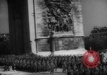 Image Défilé de libération Paris France, 1945, de la seconde 29 séquences d'archives historiques vidéo 65675073175