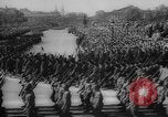 Image Défilé de libération Paris France, 1945, de la seconde 55 séquences d'archives historiques vidéo 65675073175