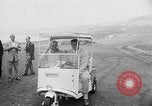 Standbild Präsident Dwight D Eisenhower spielt Golf Pebble Beach California USA, 1955, aus Sekunde 6 historischem Filmmaterial Videoclip 65675073187