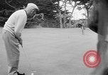 Standbild Präsident Dwight D Eisenhower spielt Golf Pebble Beach California USA, 1955, aus Sekunde 24 historischem Filmmaterial Videoclip 65675073187