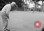 Standbild Präsident Dwight D Eisenhower spielt Golf Pebble Beach California USA, 1955, aus Sekunde 25 historischem Filmmaterial Videoclip 65675073187