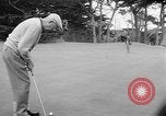Standbild Präsident Dwight D Eisenhower spielt Golf Pebble Beach California USA, 1955, aus Sekunde 28 historischem Filmmaterial Videoclip 65675073187