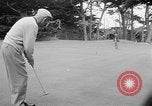 Standbild Präsident Dwight D Eisenhower spielt Golf Pebble Beach California USA, 1955, aus Sekunde 29 historischem Filmmaterial Videoclip 65675073187