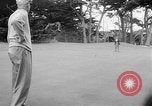 Standbild Präsident Dwight D Eisenhower spielt Golf Pebble Beach California USA, 1955, aus Sekunde 31 historischem Filmmaterial Videoclip 65675073187