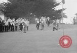 Standbild Präsident Dwight D Eisenhower spielt Golf Pebble Beach California USA, 1955, aus Sekunde 46 historischem Filmmaterial Videoclip 65675073187