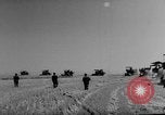 Standbild französischer Soldaten Meskiana Gemeinde Algerien, 1958, aus Sekunde 4 historischem Filmmaterial Videoclip 65675073189