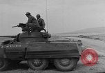 Standbild französischer Soldaten Meskiana Gemeinde Algerien, 1958, aus Sekunde 8 historischem Filmmaterial Videoclip 65675073189