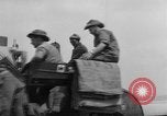 Standbild französischer Soldaten Meskiana Gemeinde Algerien, 1958, aus Sekunde 21 historischem Filmmaterial Videoclip 65675073189
