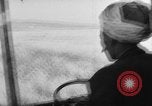 Standbild französischer Soldaten Meskiana Gemeinde Algerien, 1958, aus Sekunde 26 historischem Filmmaterial Videoclip 65675073189