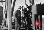 Standbild Öl bohren Algerien, 1958, aus Sekunde 10 historischem Filmmaterial Videoclip 65675073194