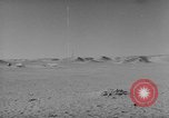 Standbild Öl bohren Algerien, 1958, aus Sekunde 32 historischem Filmmaterial Videoclip 65675073194
