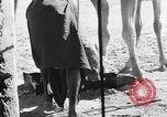 Standbild Öl bohren Algerien, 1958, aus Sekunde 36 historischem Filmmaterial Videoclip 65675073194