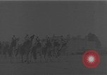 Image Meharistes le Hoggar Algérie, 1954, de la seconde 1 séquences d'archives historiques vidéo 65675073200