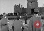 Image Meharistes le Hoggar Algérie, 1954, de la seconde 9 séquences d'archives historiques vidéo 65675073200