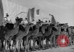 Image Meharistes le Hoggar Algérie, 1954, de la seconde 22 séquences d'archives historiques vidéo 65675073200