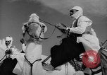 Image Meharistes le Hoggar Algérie, 1954, de la seconde 29 séquences d'archives historiques vidéo 65675073200