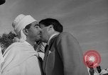 Image Meharistes le Hoggar Algérie, 1954, de la seconde 32 séquences d'archives historiques vidéo 65675073200