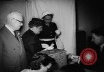 Immagine di Elezione Canada, 1957, secondo 36 filmato di repertorio 65675073201