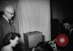Immagine di Elezione Canada, 1957, secondo 42 filmato di repertorio 65675073201