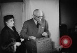 Immagine di Elezione Canada, 1957, secondo 52 filmato di repertorio 65675073201