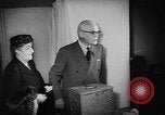 Immagine di Elezione Canada, 1957, secondo 53 filmato di repertorio 65675073201