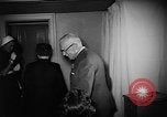 Immagine di Elezione Canada, 1957, secondo 56 filmato di repertorio 65675073201