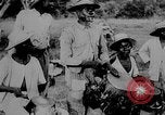 Immagine di Ad Haiti i civili Haiti West Indies, 1925, secondo 4 filmato di repertorio 65675073257