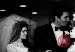 Standbild Elvis Presley heiratet Priscilla Beaulieu Ann Las Vegas Nevada USA, 1967, aus Sekunde 12 historischem Filmmaterial Videoclip 65675073282
