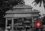 Image fire cérémonie de marche Kuala Lumpur Malaisie, 1967, de la seconde 4 séquences d'archives historiques vidéo 65675073290