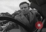 Immagine di Parabrezza gonfiabile Parigi Francia, 1967, secondo 24 filmato di repertorio 65675073291