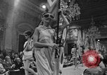 Immagine di Sfilata di moda Firenze Italia, 1967, secondo 5 filmato di repertorio 65675073297