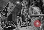Immagine di Sfilata di moda Firenze Italia, 1967, secondo 6 filmato di repertorio 65675073297