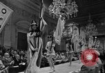 Immagine di Sfilata di moda Firenze Italia, 1967, secondo 7 filmato di repertorio 65675073297