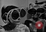 Immagine di Sfilata di moda Firenze Italia, 1967, secondo 11 filmato di repertorio 65675073297