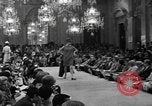Immagine di Sfilata di moda Firenze Italia, 1967, secondo 12 filmato di repertorio 65675073297