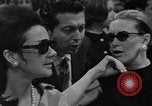 Immagine di Sfilata di moda Firenze Italia, 1967, secondo 32 filmato di repertorio 65675073297
